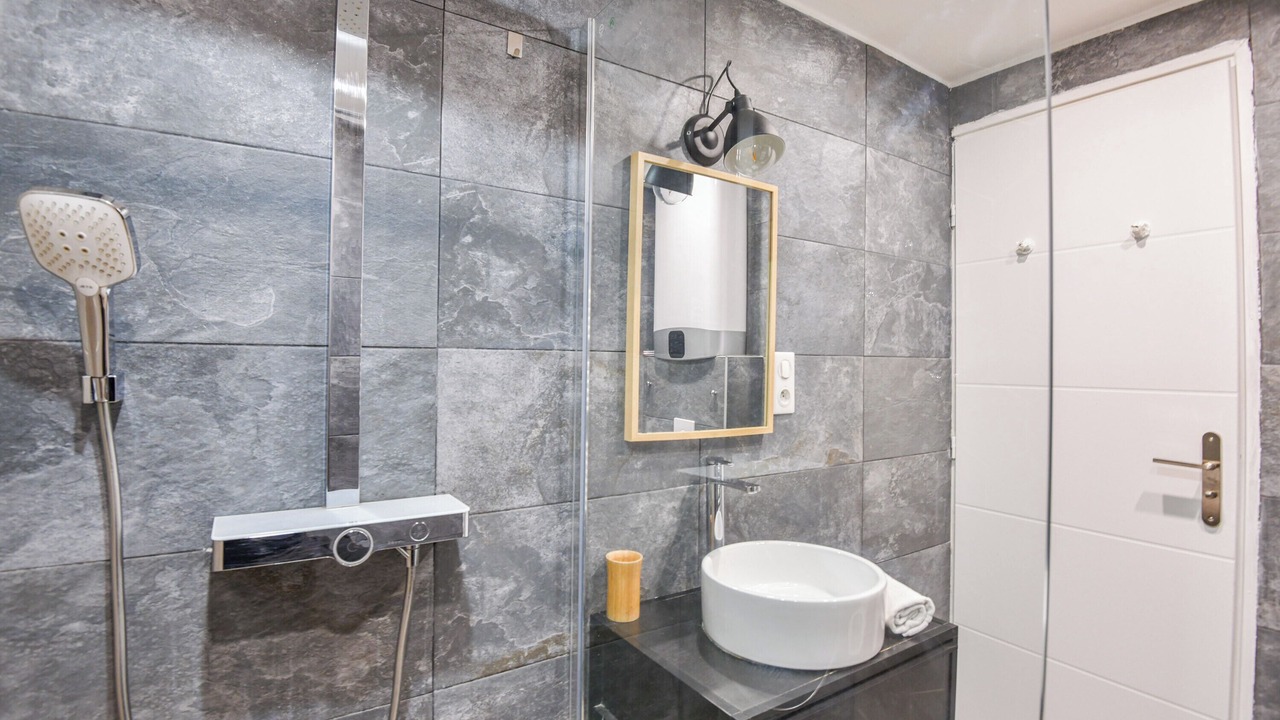 Photo of Bathroom in Opera