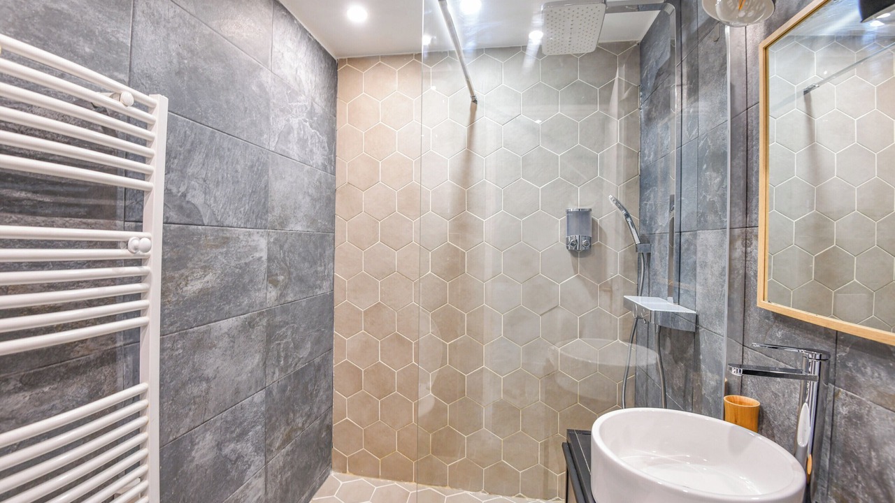 Photo of Bathroom in Opera