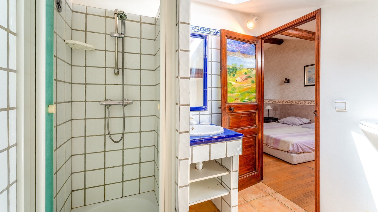 Photo of Bathroom in Chateaurenard