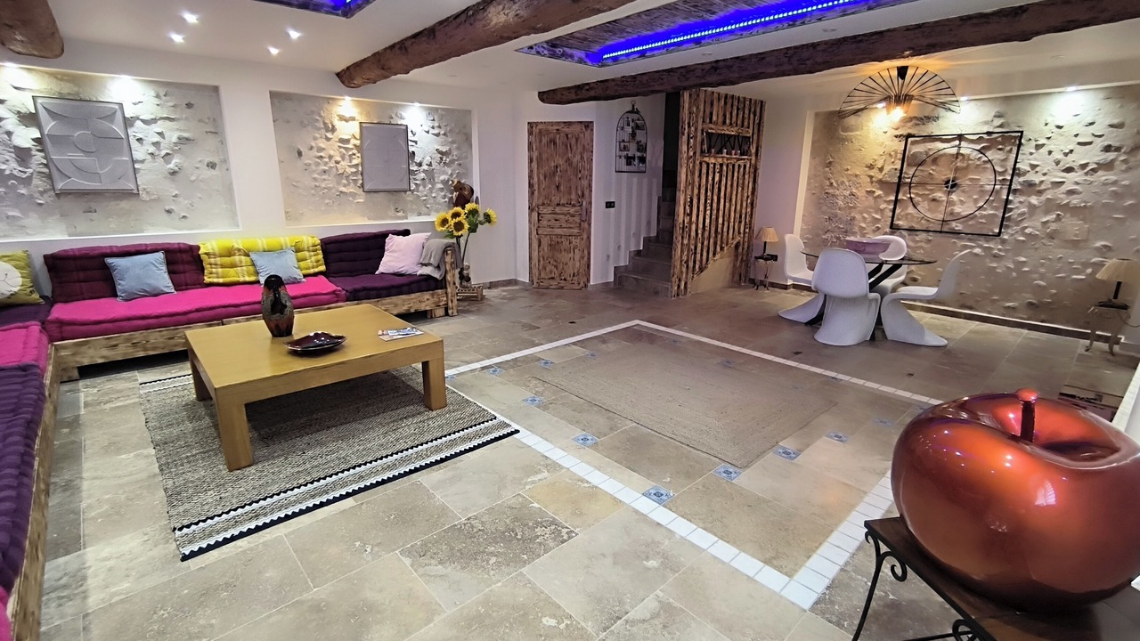 Photo of Livingroom in Arles
