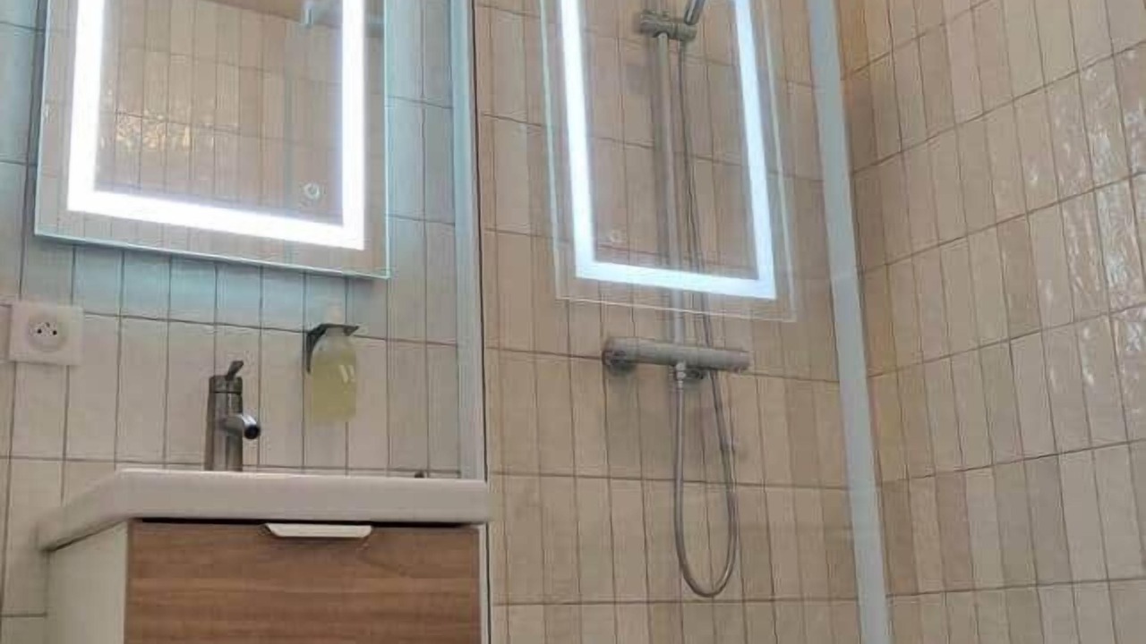 Photo of Bathroom in Loupes