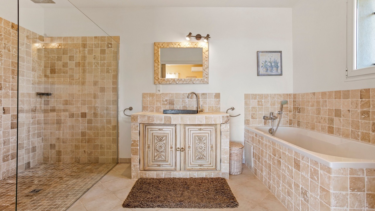 Photo of Bathroom in Cabris