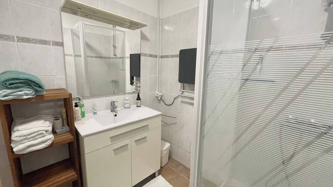 Photo of Bathroom in Agonges