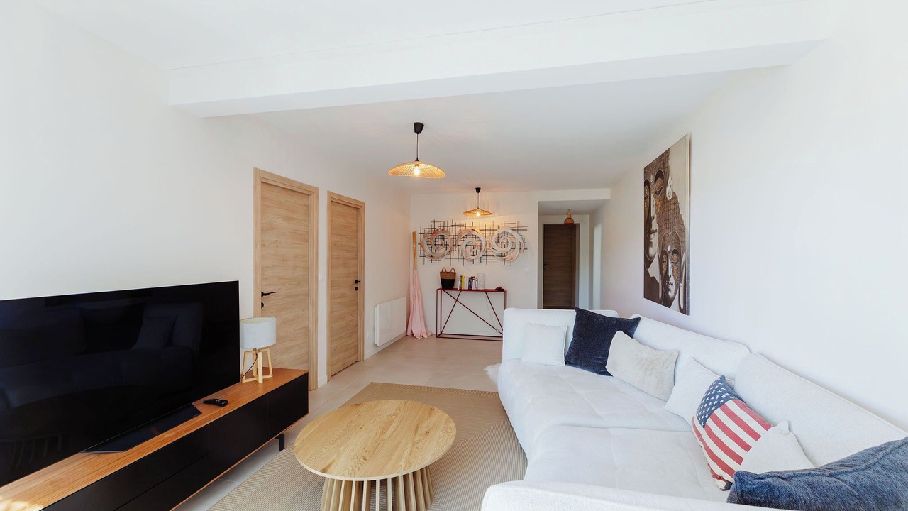 Photo of Livingroom in Domino