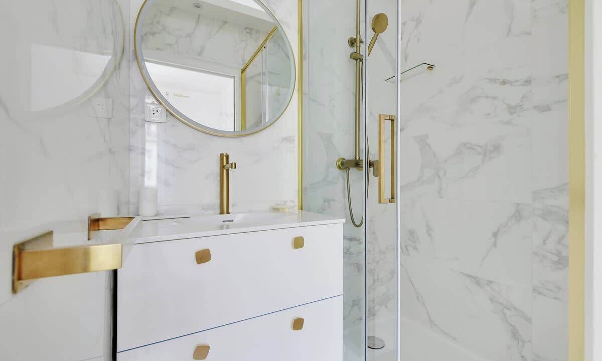 Photo of Bathroom in Quartier de la Folie-Mericourt