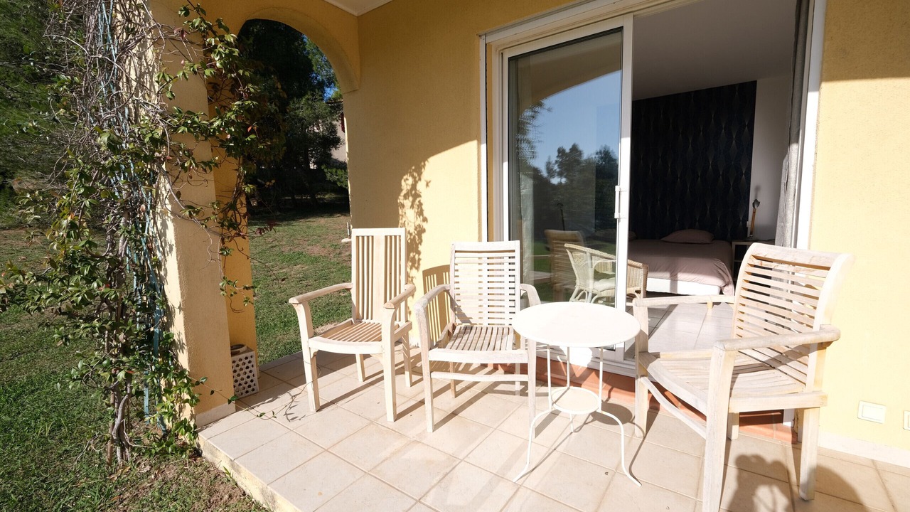 Photo of Patio Balcony in Aureille