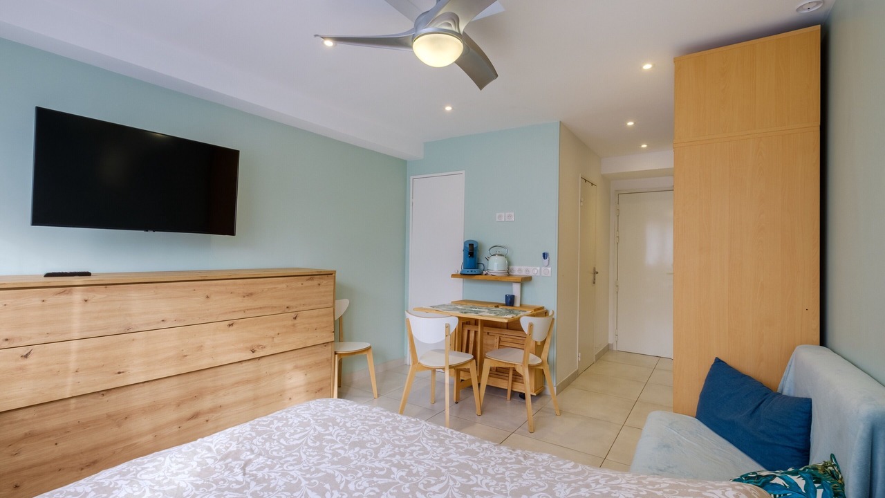 Photo of Bedroom in Villeneuve Loubet Beach