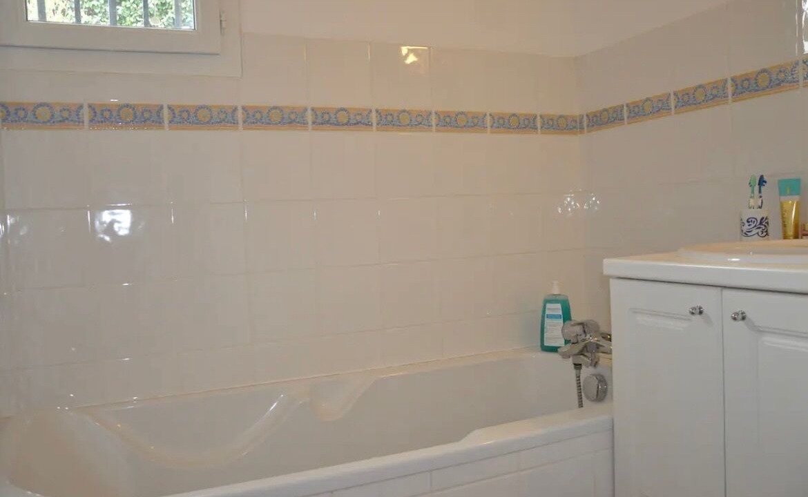 Photo of Bathroom in Paradou