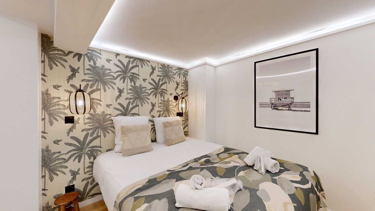 Photo of Bedroom in 9th Arrondissement