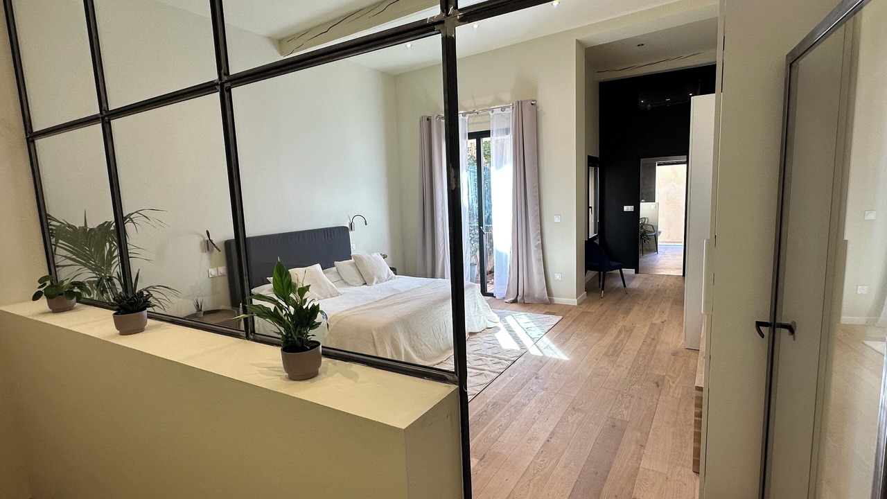 Photo of Bedroom in Aix-en-Provence Historic Centre