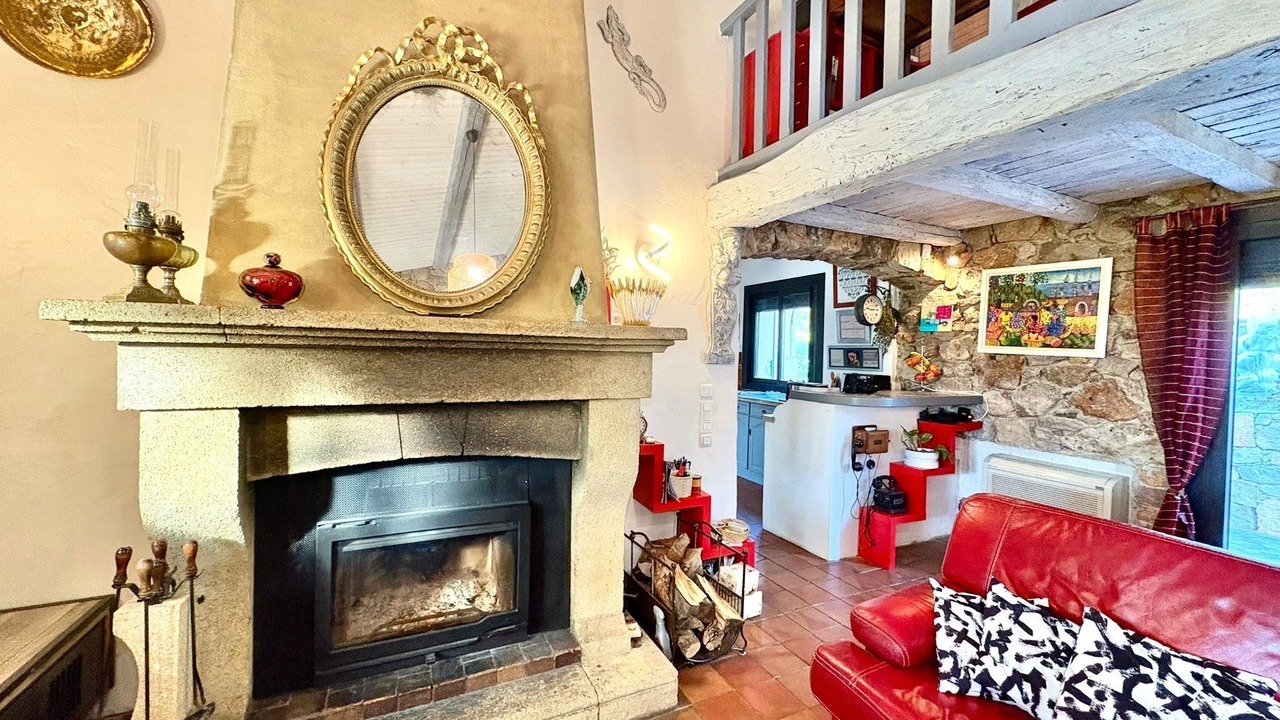 Photo of Livingroom in Saint-Paul-en-Foret