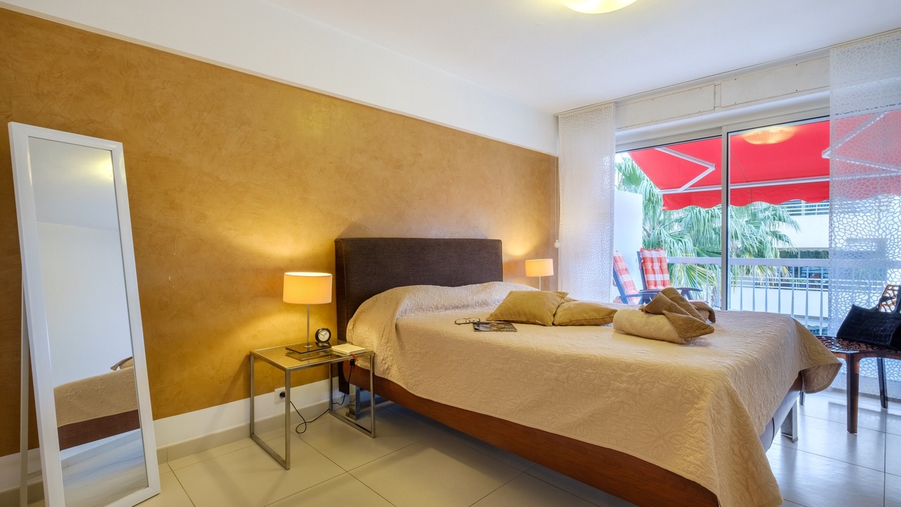 Photo of Bedroom in Juan-les-Pins