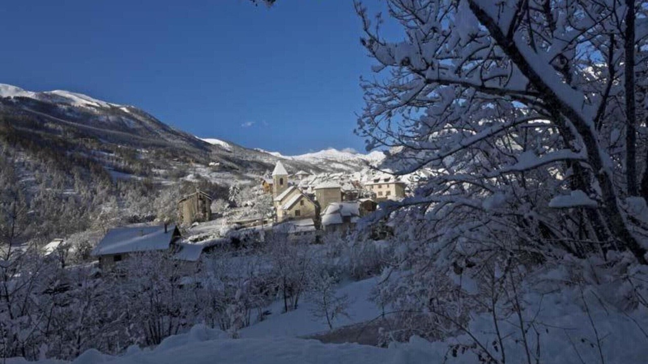 Photo of Others in Allos