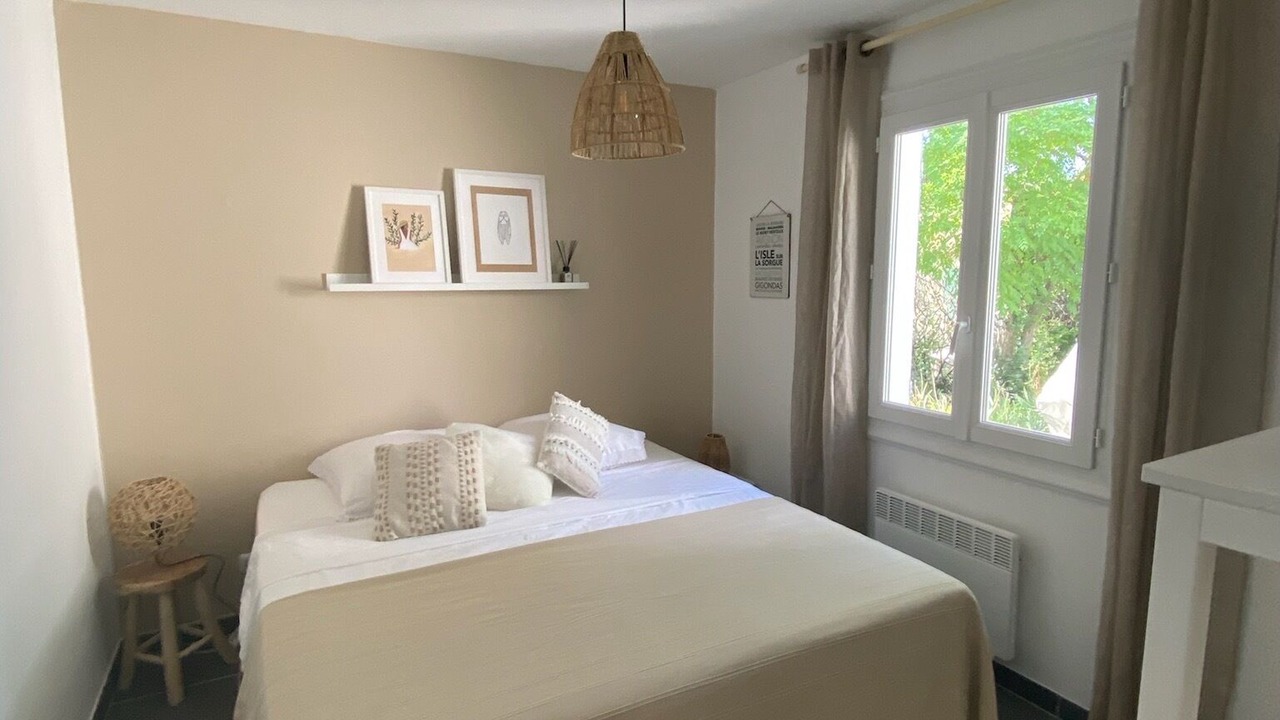 Photo of Bedroom in Pernes-les-Fontaines