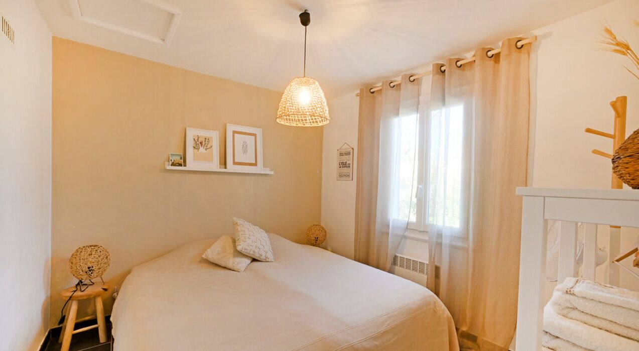 Photo of Bedroom in Pernes-les-Fontaines