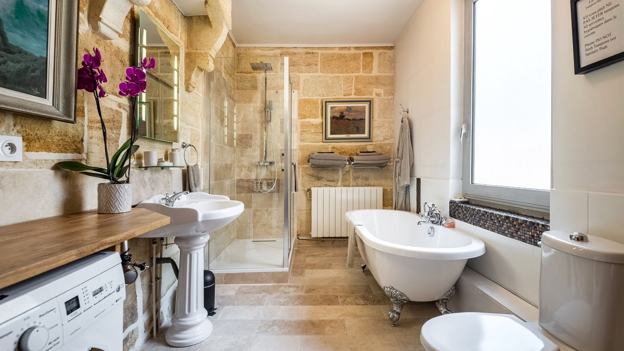 Photo of Bathroom in Saint-Michel