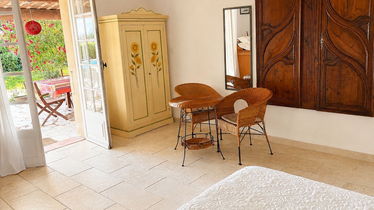 Photo of Bedroom in Pernes-les-Fontaines