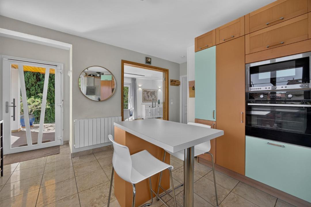 Photo of Kitchen in Saint-Genis-Pouilly