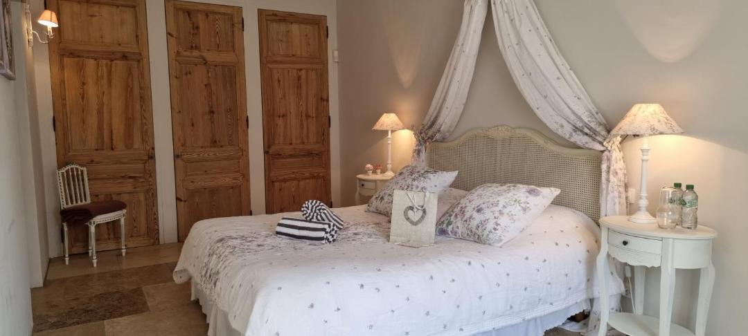 Photo of Bedroom in Oppede