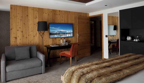 Communicating Family Room
