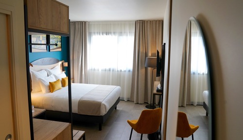 Standard Room, 1 Queen Bed, Non Smoking