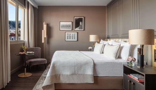 Deluxe Room (Grand)