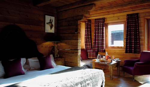 Bedroom with Lounge Area