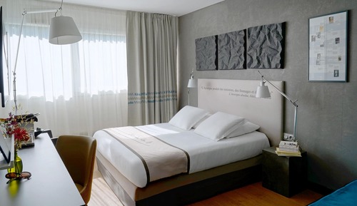 Superior Room, Multiple Beds, Balcony, Mountain View (Vue sur Puy de DÃ´me & la CathÃ©drale)