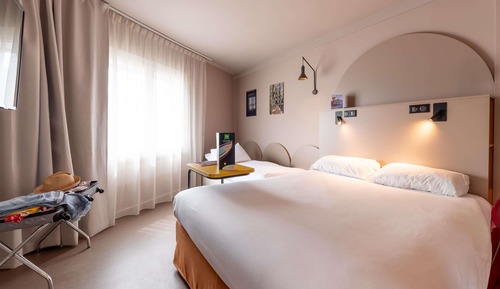 Family Room, Multiple Beds