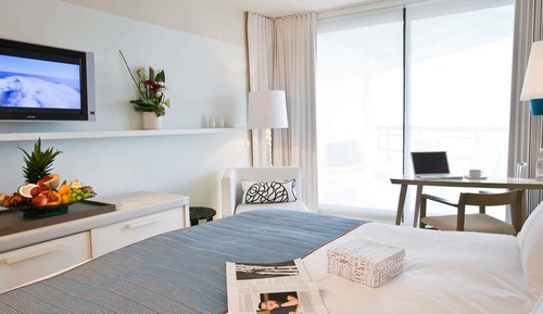 Classic Room, 1 King Bed, Terrace, Partial Sea View