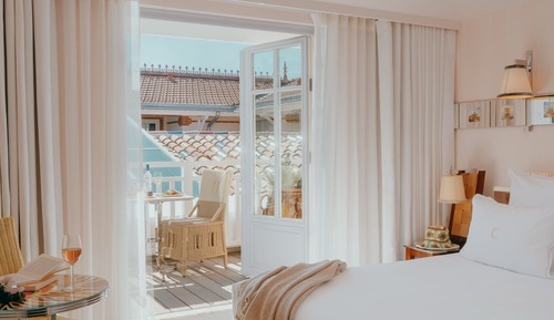 Classic Patio Room