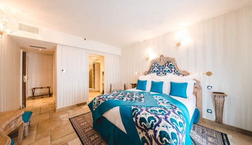 Deluxe Room, Balcony
