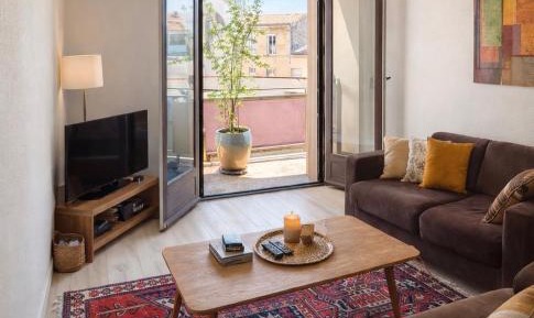 One-Bedroom Apartment