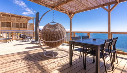 Deluxe Bungalow with Sea View