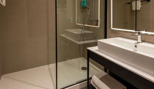 Superior Room with One Double Bed and Sofa Bed