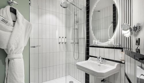 Superior Double Room with a balcony and sea view on upper floors
