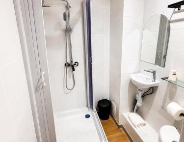 Single Room with Private Bathroom