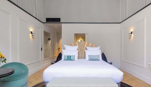 Double Junior Suite on the ground floor with a terrace and private pool