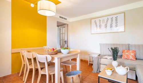 Superior One-Bedroom Apartment with Sleeping Alcove and Terrace or Balcony (6 People) - River View