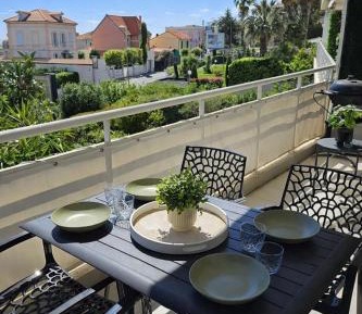 One-Bedroom Apartment with Sea View and Terrace