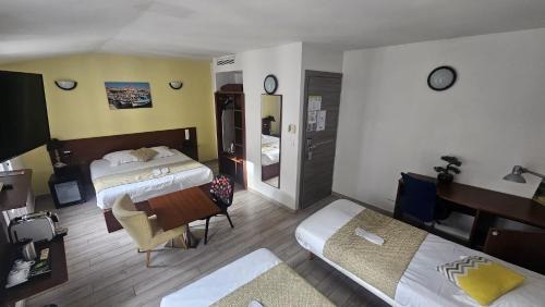 Suite Room with balcony 4 people