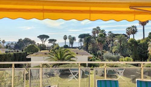 Two-Bedroom Apartment with Terrace and Sea View