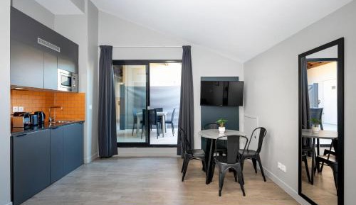 1 Bedroom Apartment with Balcony