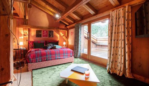 Suite with Hot Tub