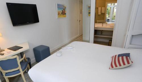Double Room with Terrace and Garden View
