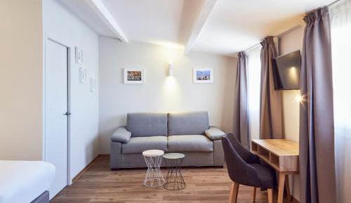 Family Room (4 Adults)