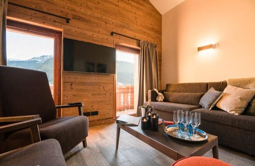 Praz-sur-Arly Ski Chalet | Chalet, fitness, sauna, hammam, terrace, balcony, parking, tv, ski locker, 200m², Praz sur Arly