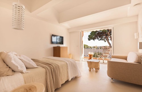 Cannes Hotel | Maison Carla Rosa
