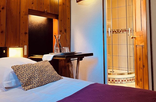 Val-d'Isere Hotel | Hôtel les Lorès