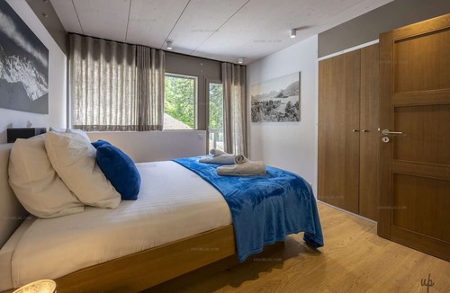 Rovagny Apartment | Exquisite UBAC Apartment with Swimming Pool, Offering Breathtaking Views of the Lake and Mountains"